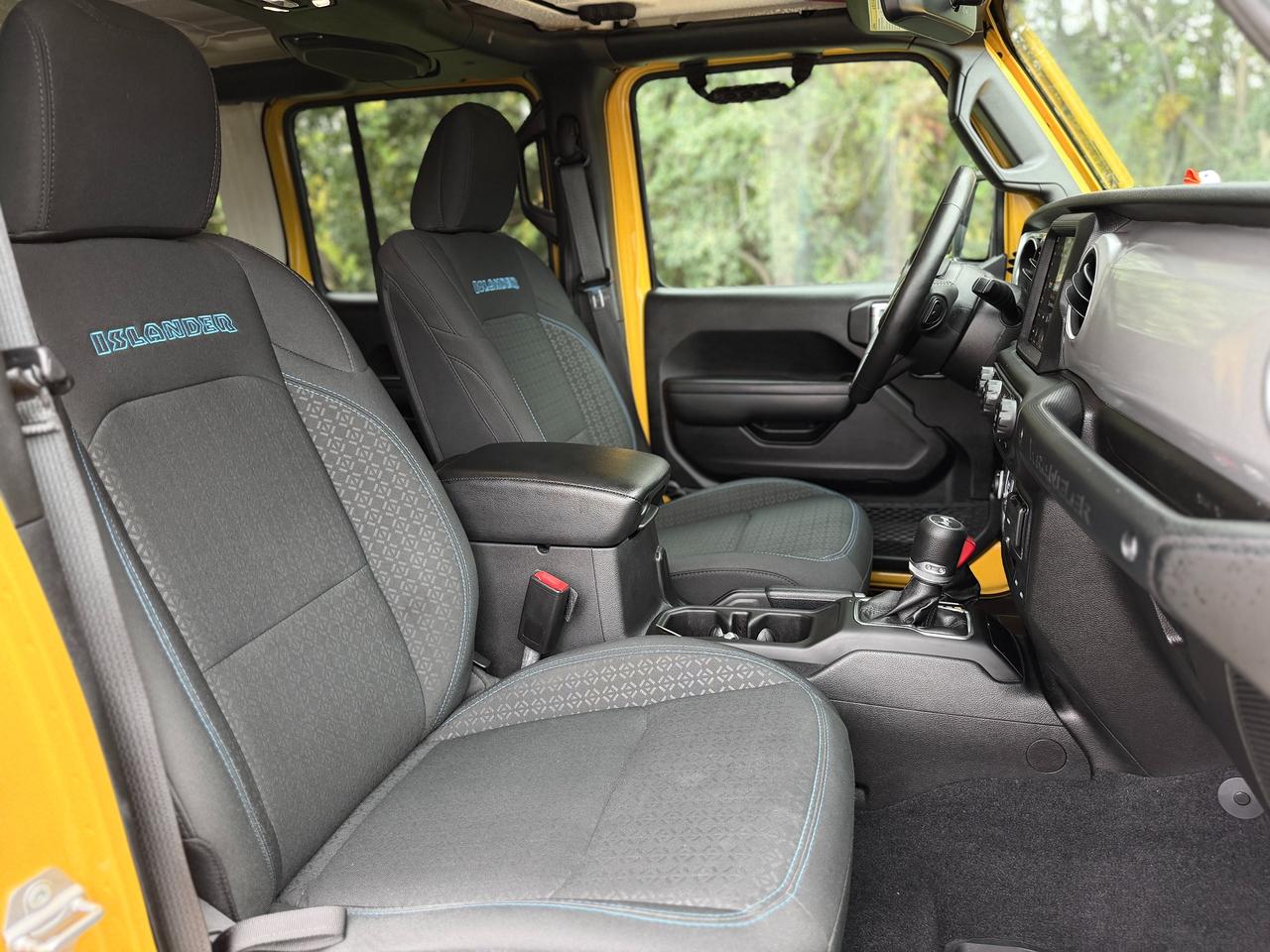 2021 Jeep Wrangler Unlimited Islander 4x4 | Loaded w/ Soft-top + more Photo