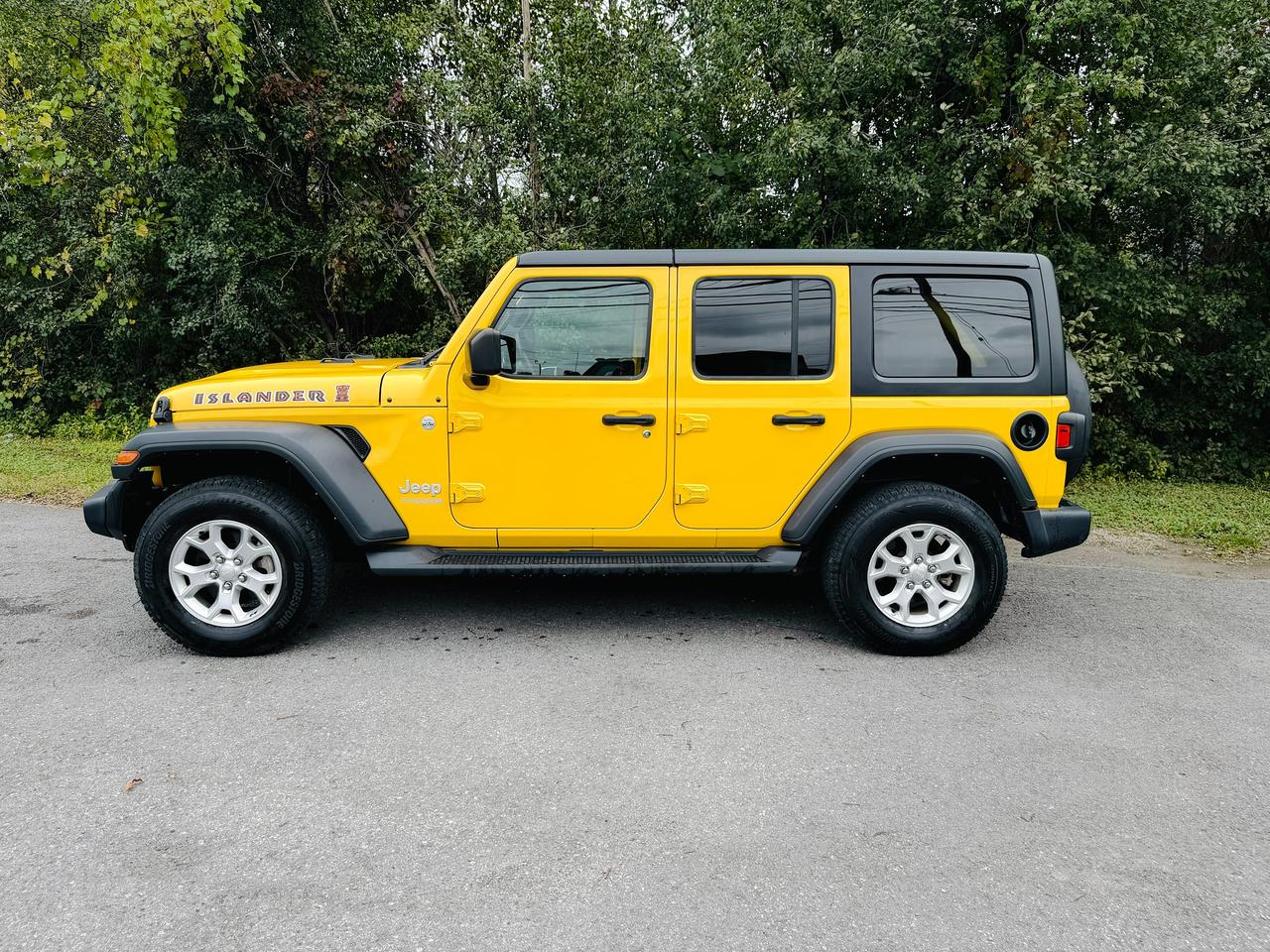 2021 Jeep Wrangler Unlimited Islander 4x4 | Loaded w/ Soft-top + more Photo