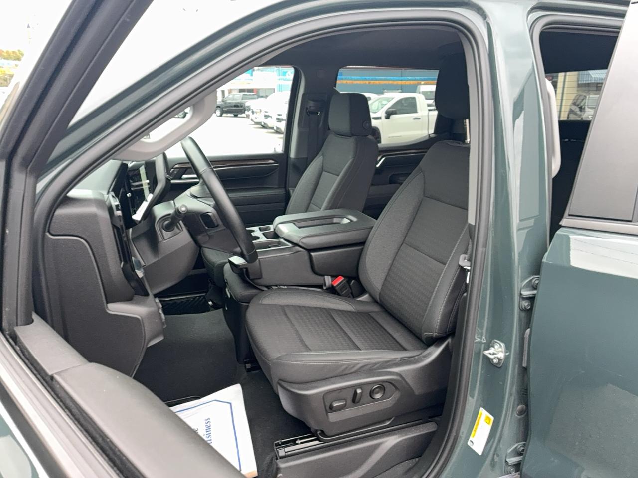 2025 Chevrolet Silverado 1500 LT 4WD CrewCab 5.3L 8cyl Gas 5'9"Box Photo