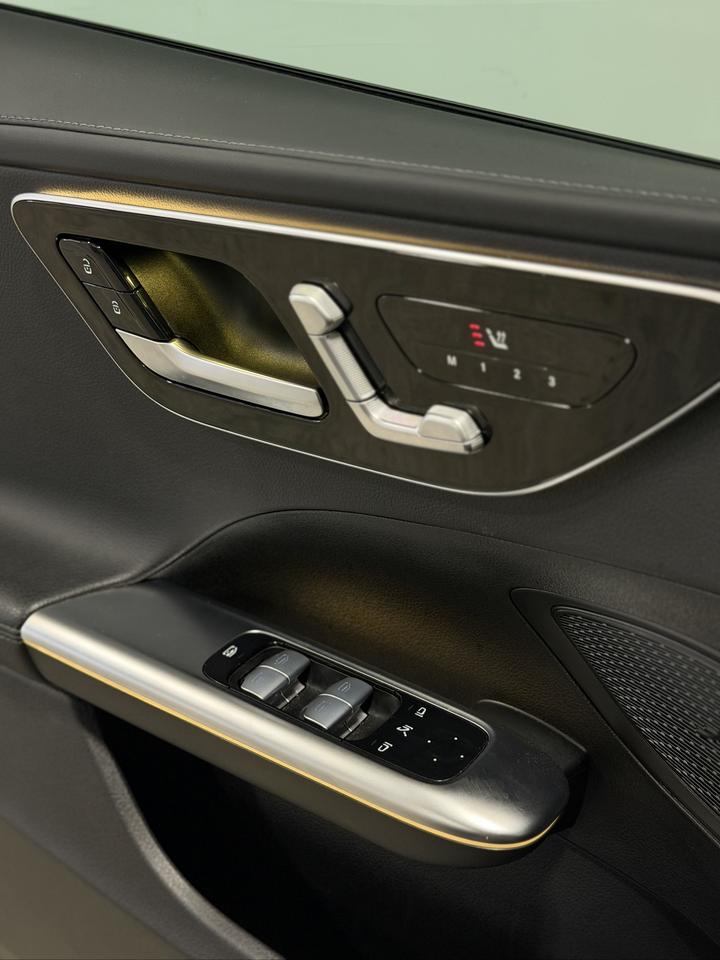 2023 Mercedes-Benz C-Class C 300 | AMG PACKAGE | NIGHT PACKAGE Photo