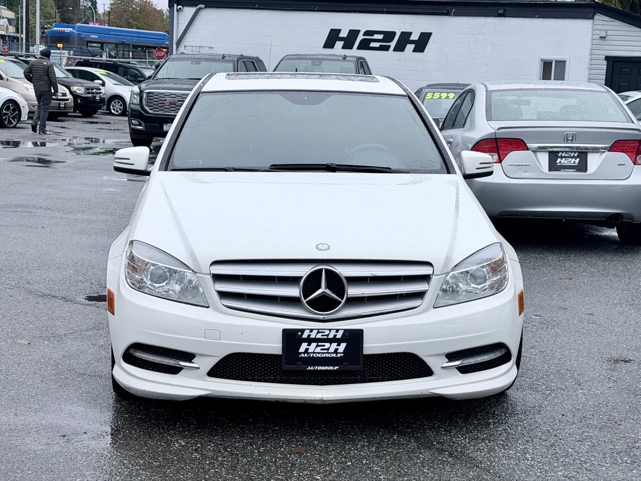 2011 Mercedes-Benz C-Class FINANCING AVAILABLE Photo2