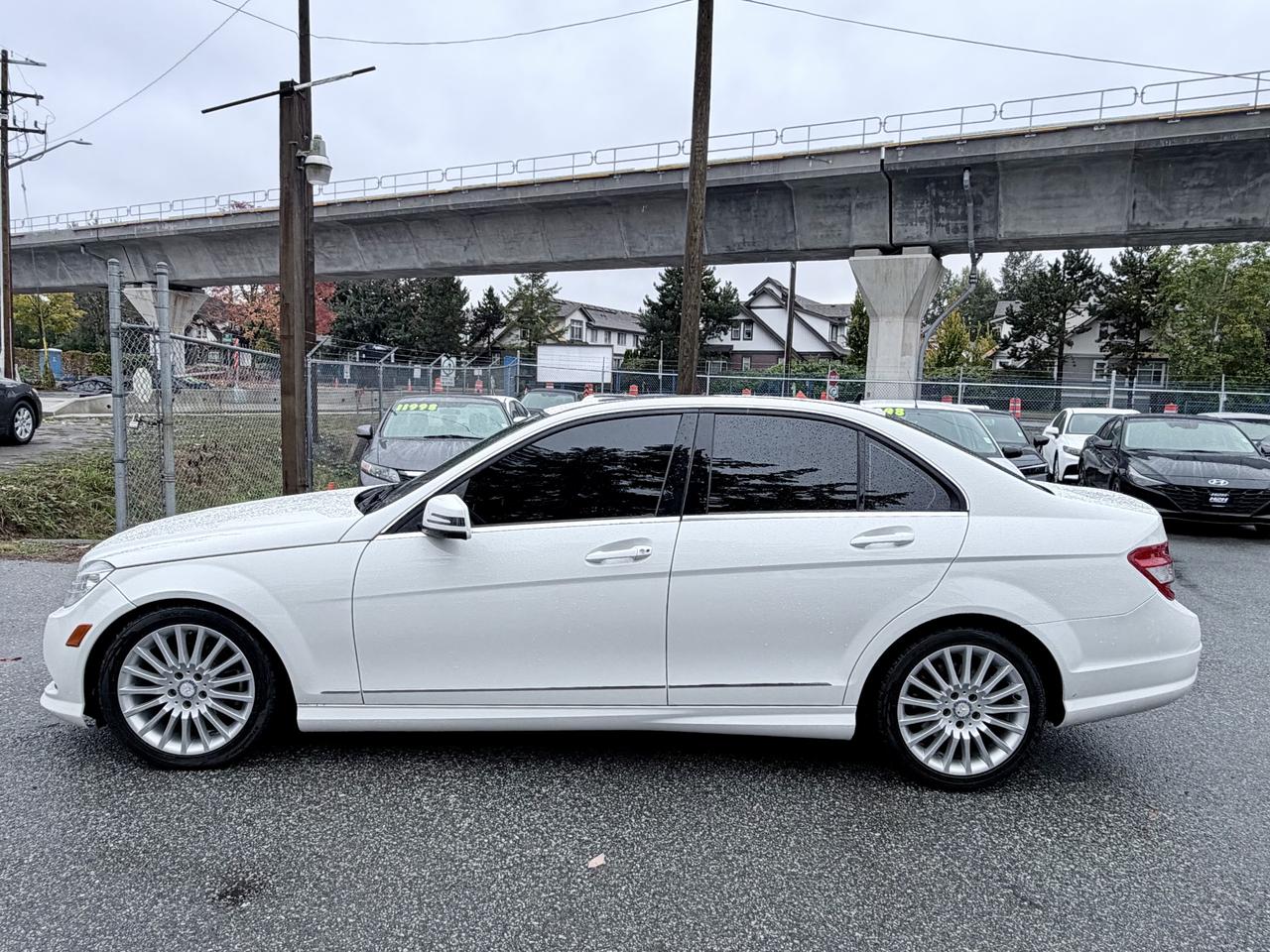 2011 Mercedes-Benz C-Class FINANCING AVAILABLE Photo8