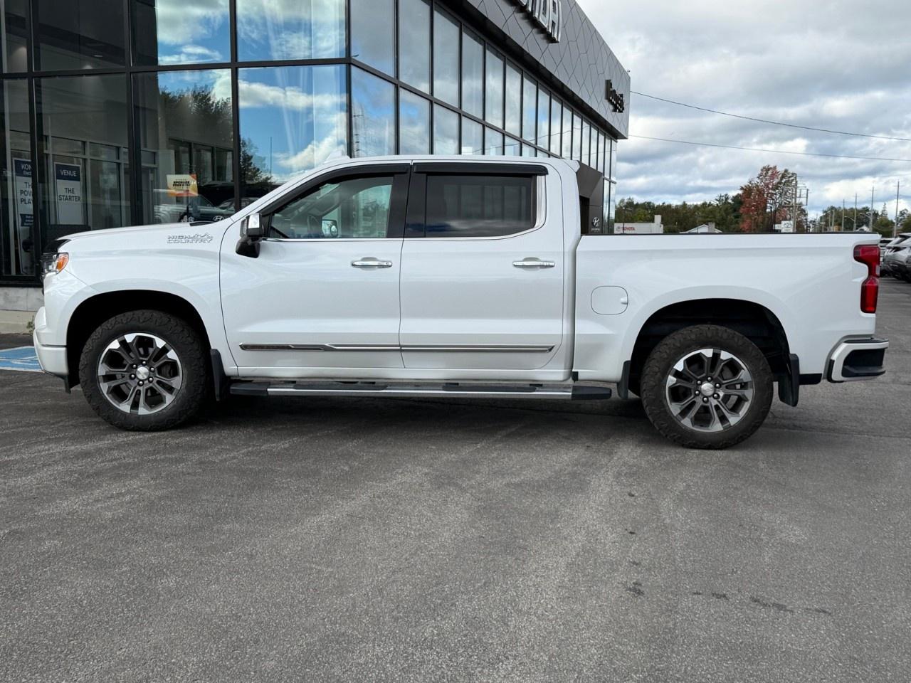 2022 Chevrolet Silverado 1500 Crew Cab Short Box 4-Wheel Drive High Country Photo