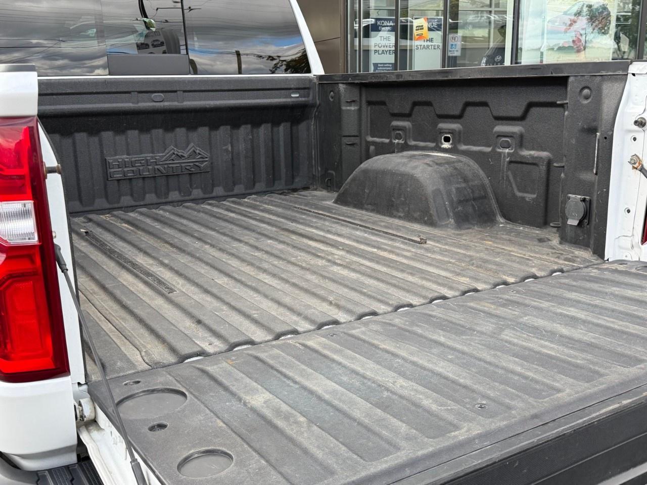 2022 Chevrolet Silverado 1500 Crew Cab Short Box 4-Wheel Drive High Country Photo