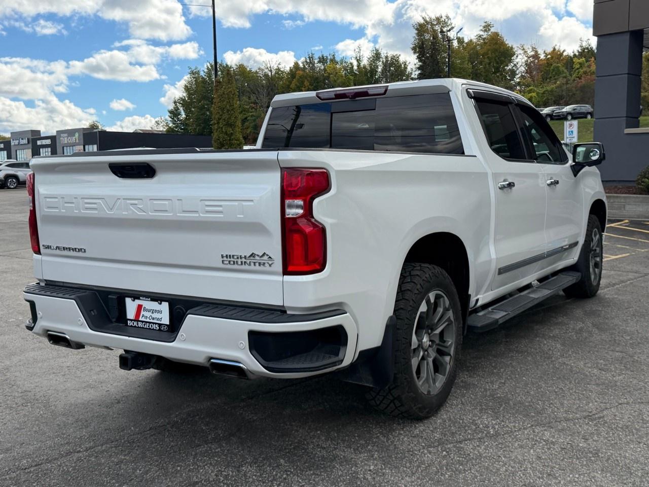 2022 Chevrolet Silverado 1500 Crew Cab Short Box 4-Wheel Drive High Country Photo