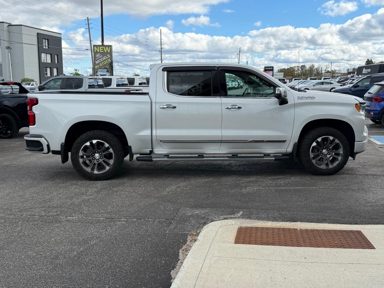 2022 Chevrolet Silverado 1500 Crew Cab Short Box 4-Wheel Drive High Country Photo