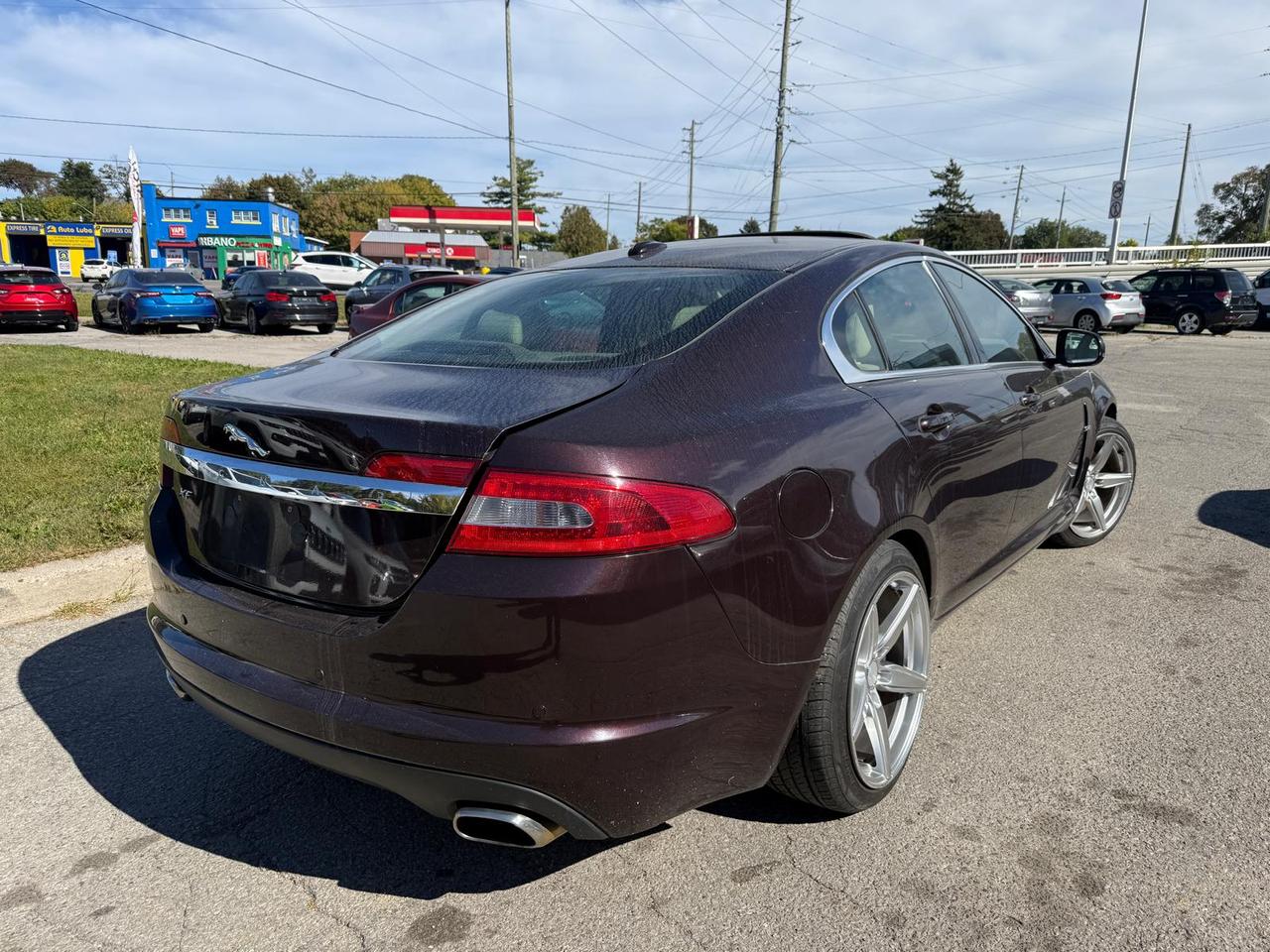 2011 Jaguar XF Premium Luxury / AUTO / YOU SAFETY YOU SAVE Photo2