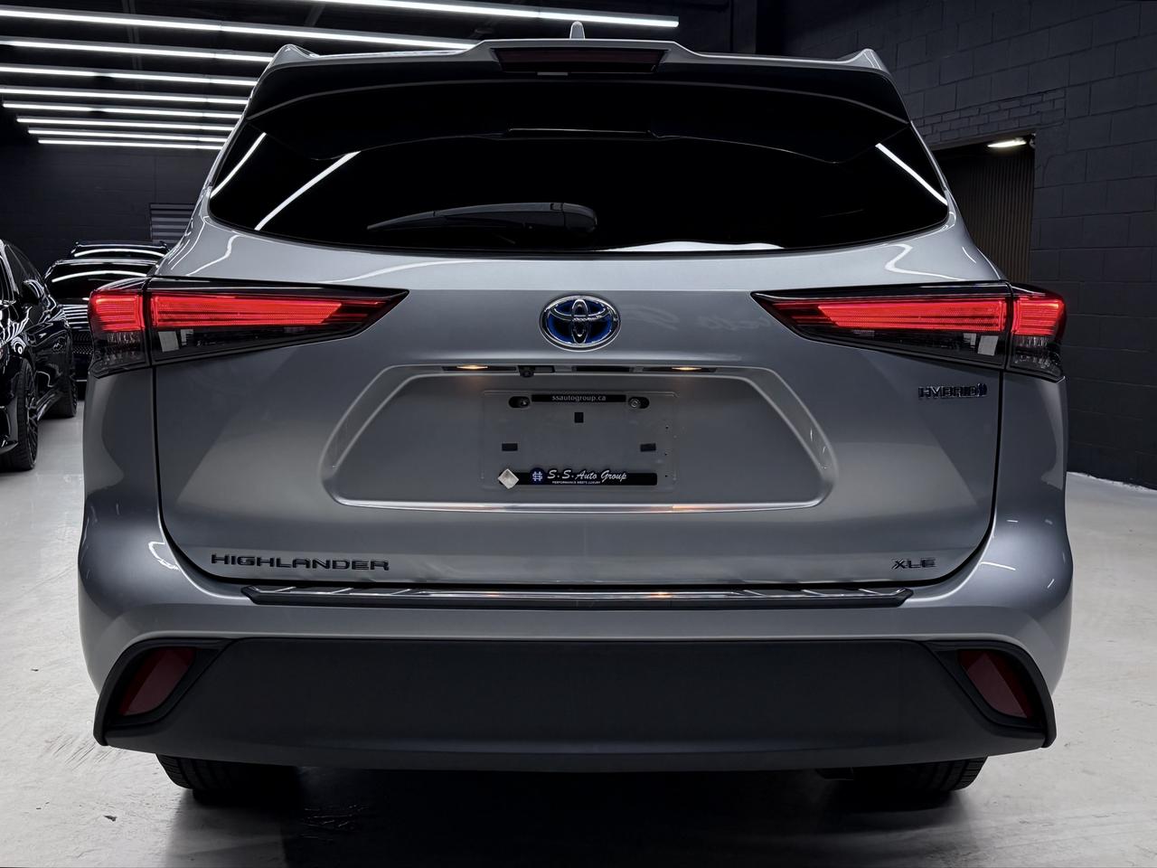 2021 Toyota Highlander HYBRID|XLE|BACKUP|FCW|LKA|BSM|CARPLAY|PANO| Photo