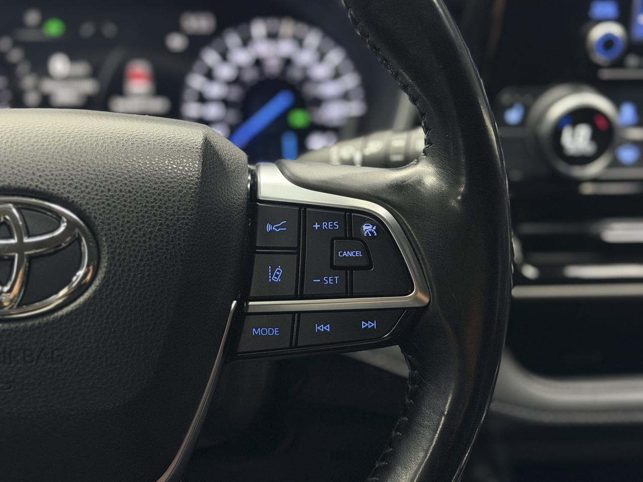 2021 Toyota Highlander HYBRID|XLE|BACKUP|FCW|LKA|BSM|CARPLAY|PANO| Photo
