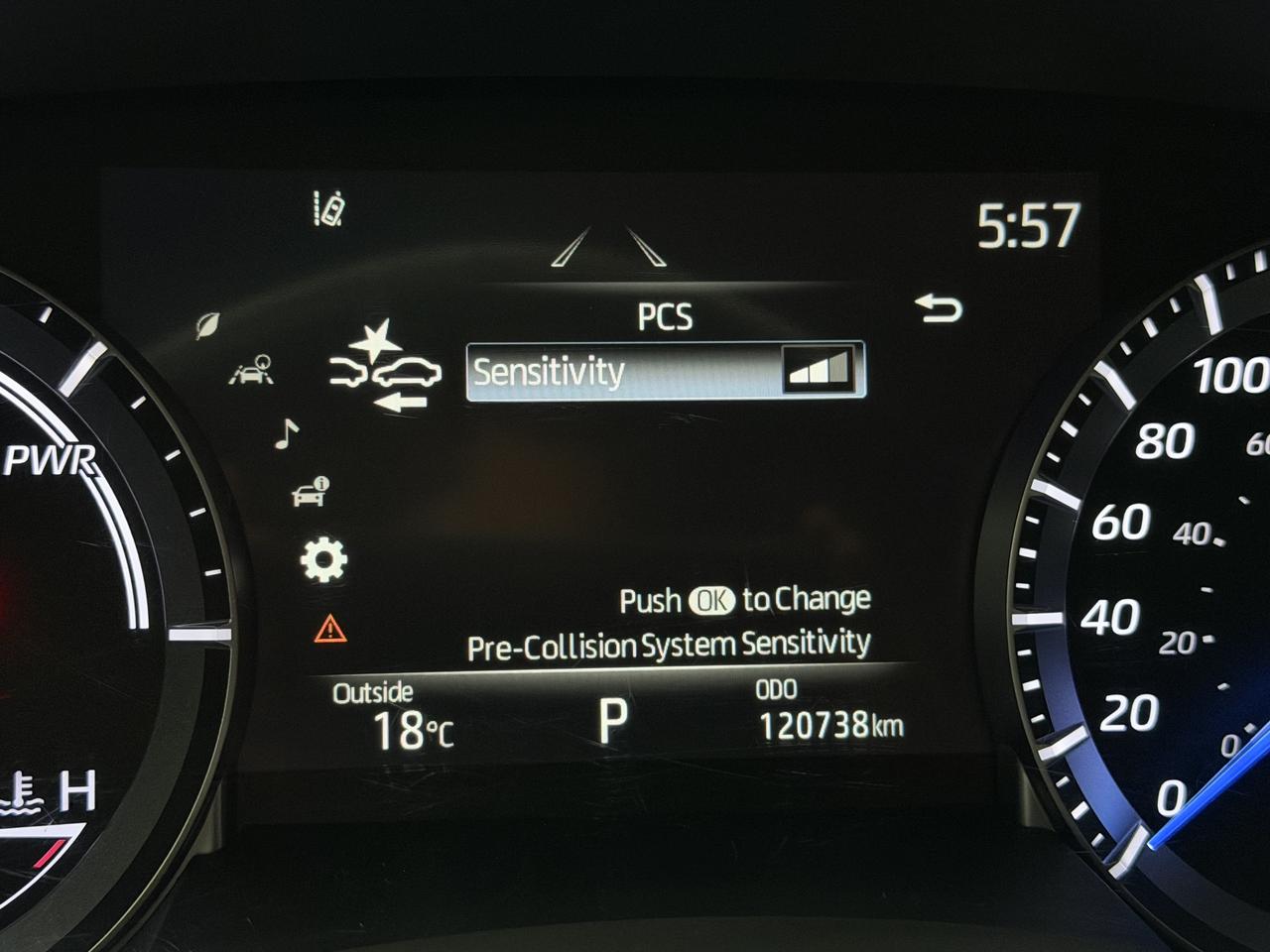 2021 Toyota Highlander HYBRID|XLE|BACKUP|FCW|LKA|BSM|CARPLAY|PANO| Photo