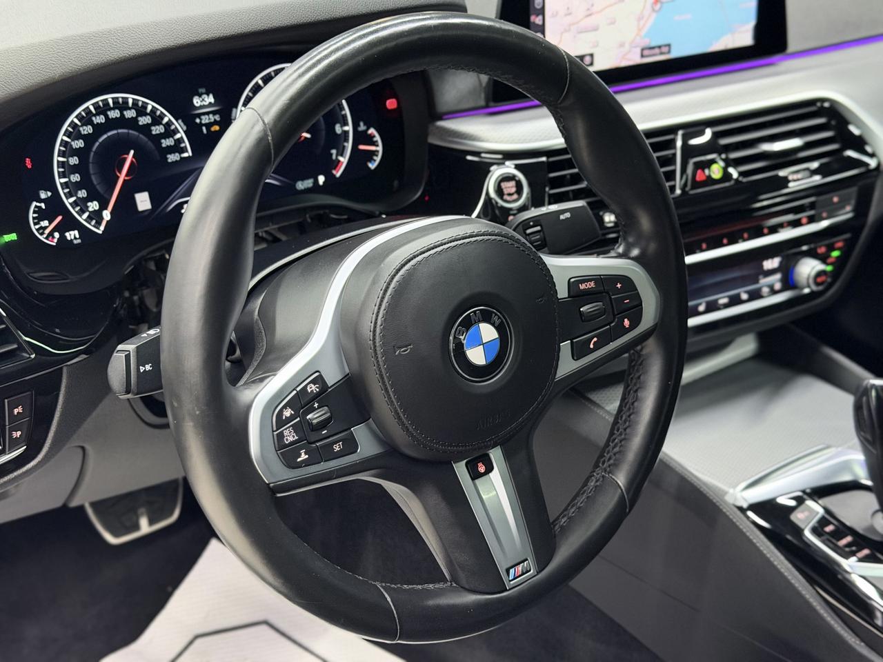 2019 BMW 5 Series M SPORT|NAV|360CAM|FCW|LDW|BSM|HUD|CARPLAY|PANO| Photo