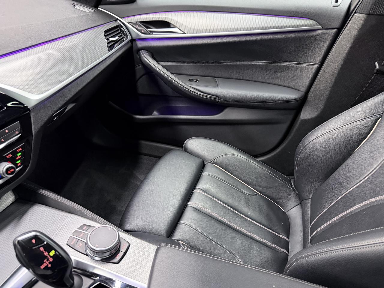 2019 BMW 5 Series M SPORT|NAV|360CAM|FCW|LDW|BSM|HUD|CARPLAY|PANO| Photo