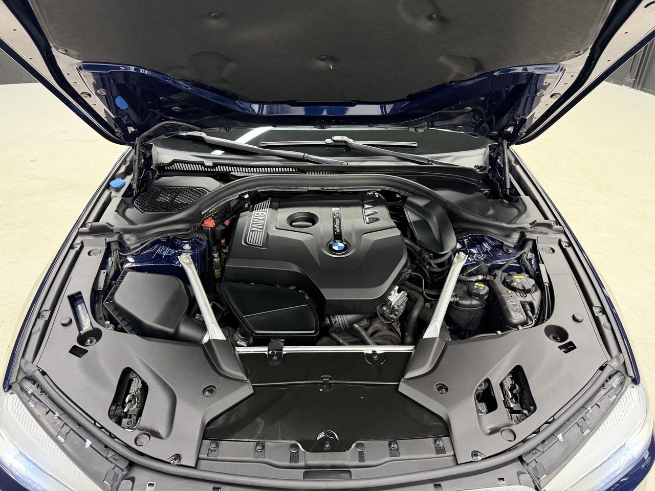 2019 BMW 5 Series M SPORT|NAV|360CAM|FCW|LDW|BSM|HUD|CARPLAY|PANO| Photo
