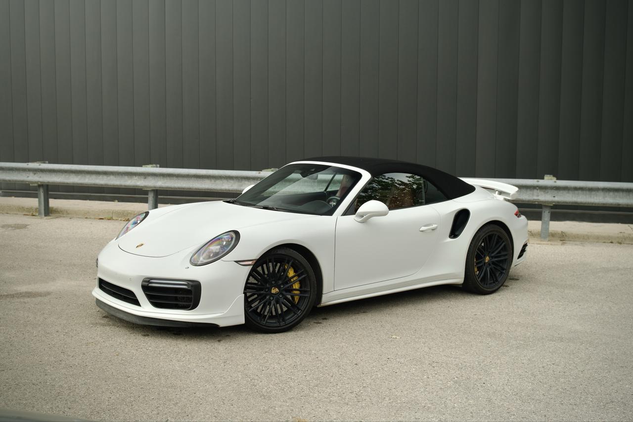 2017 Porsche 911 Turbo Cabriolet Photo
