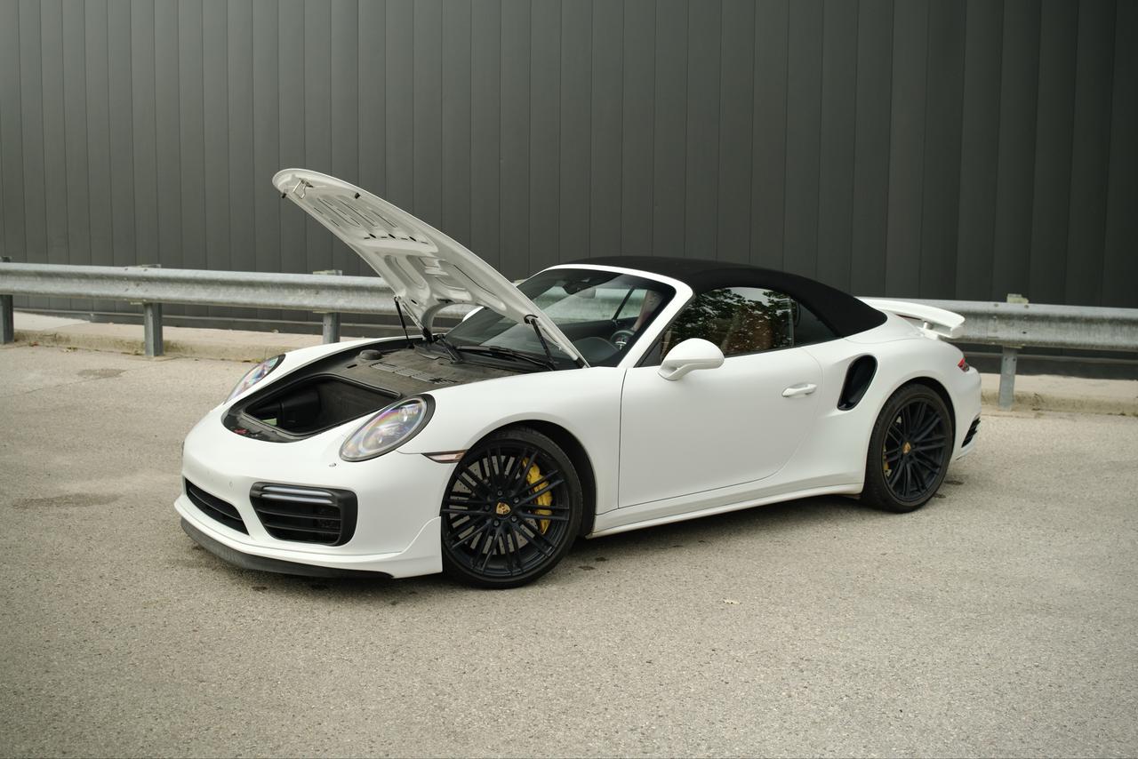 2017 Porsche 911 Turbo Cabriolet Photo