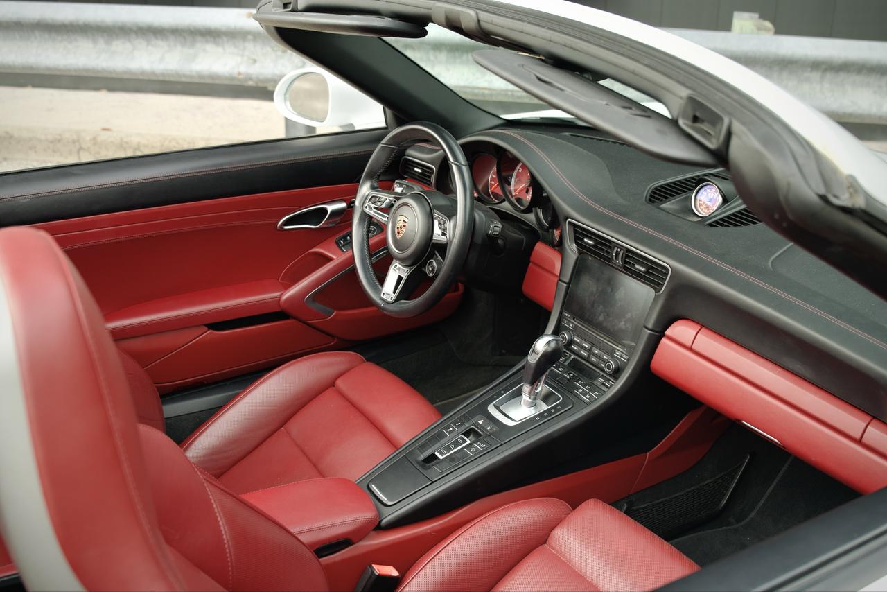 2017 Porsche 911 Turbo Cabriolet Photo