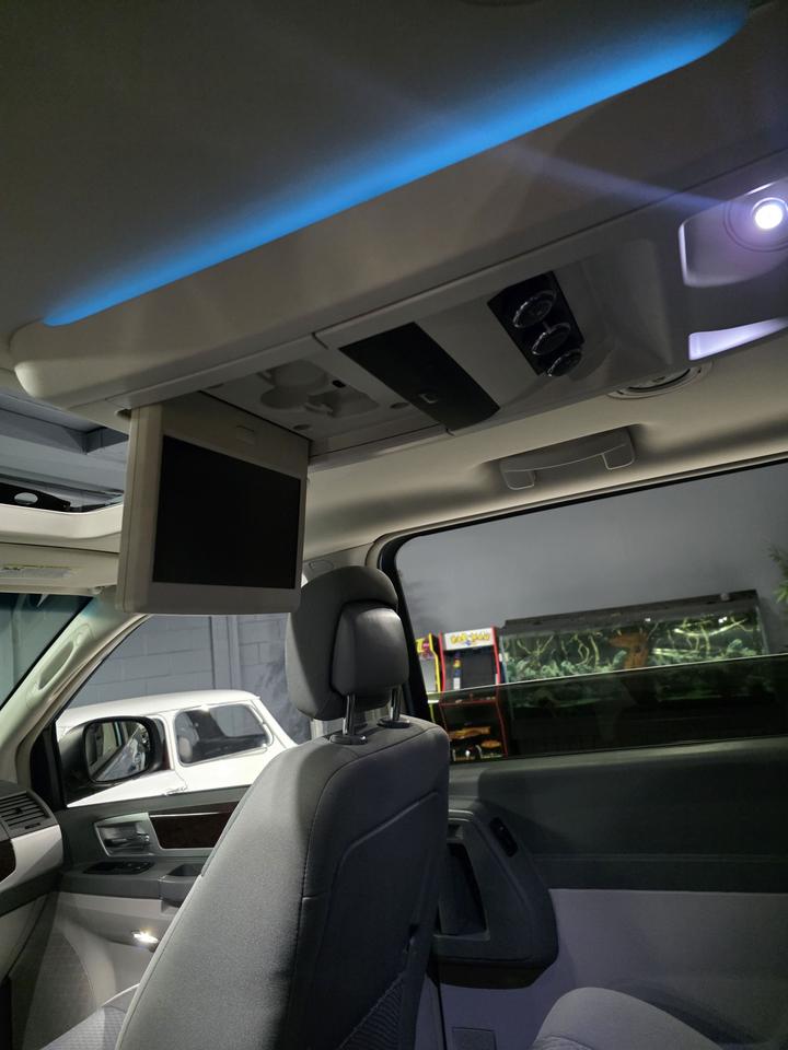 2010 Chrysler Town & Country TOURING Photo