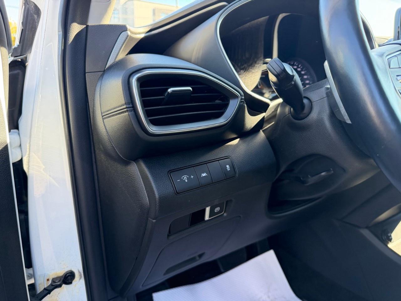 2023 Hyundai Santa Fe Preferred AWD Photo