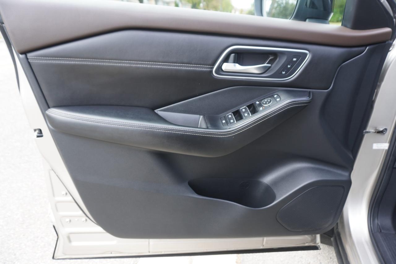 2021 Nissan Rogue ONE OWNER / NO ACCIDENTS  / PLATINUM / BLACK LEATHER / AWD Photo