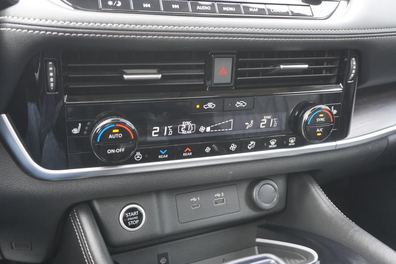 2021 Nissan Rogue ONE OWNER / NO ACCIDENTS  / PLATINUM / BLACK LEATHER / AWD Photo