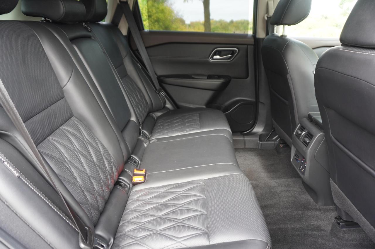 2021 Nissan Rogue ONE OWNER / NO ACCIDENTS  / PLATINUM / BLACK LEATHER / AWD Photo