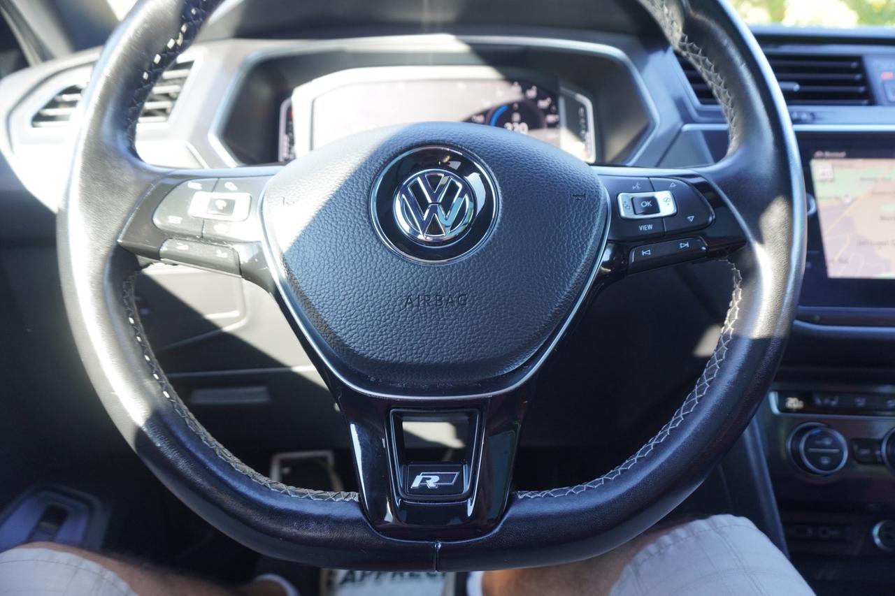 2020 Volkswagen Tiguan NO ACCIDENTS / ONE OWNER / HIGHLINE R-LINE / LOW KMS! / BEAUTIFUL! Photo
