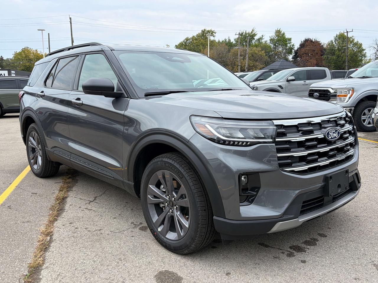 2027 Ford Explorer Active w/200A Pkg Photo