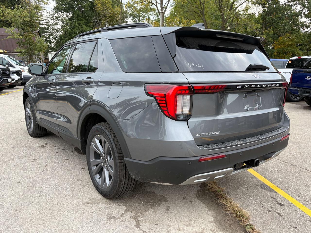 2027 Ford Explorer Active w/200A Pkg Photo
