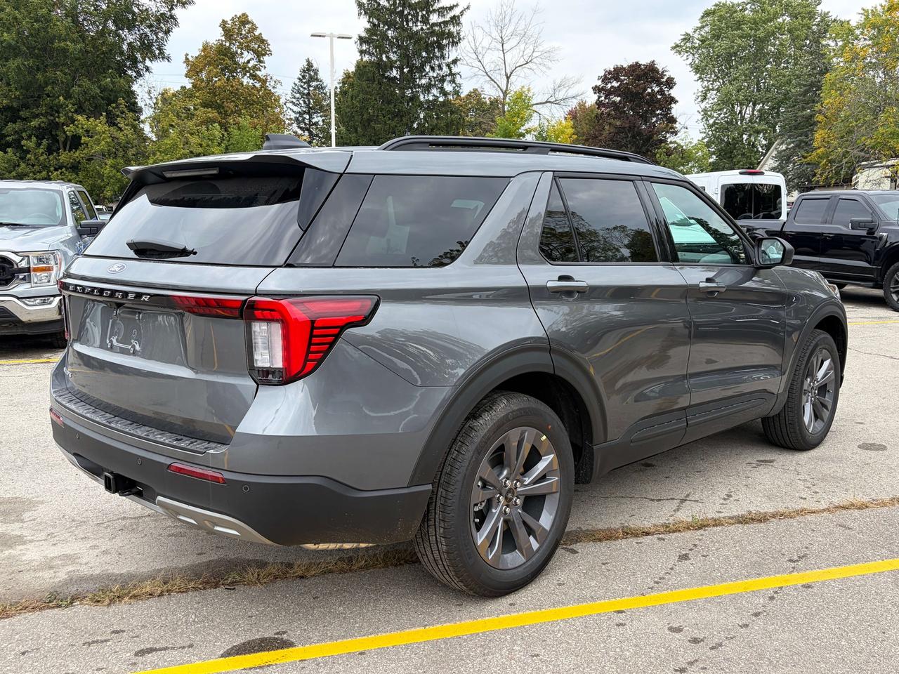 2027 Ford Explorer Active w/200A Pkg Photo