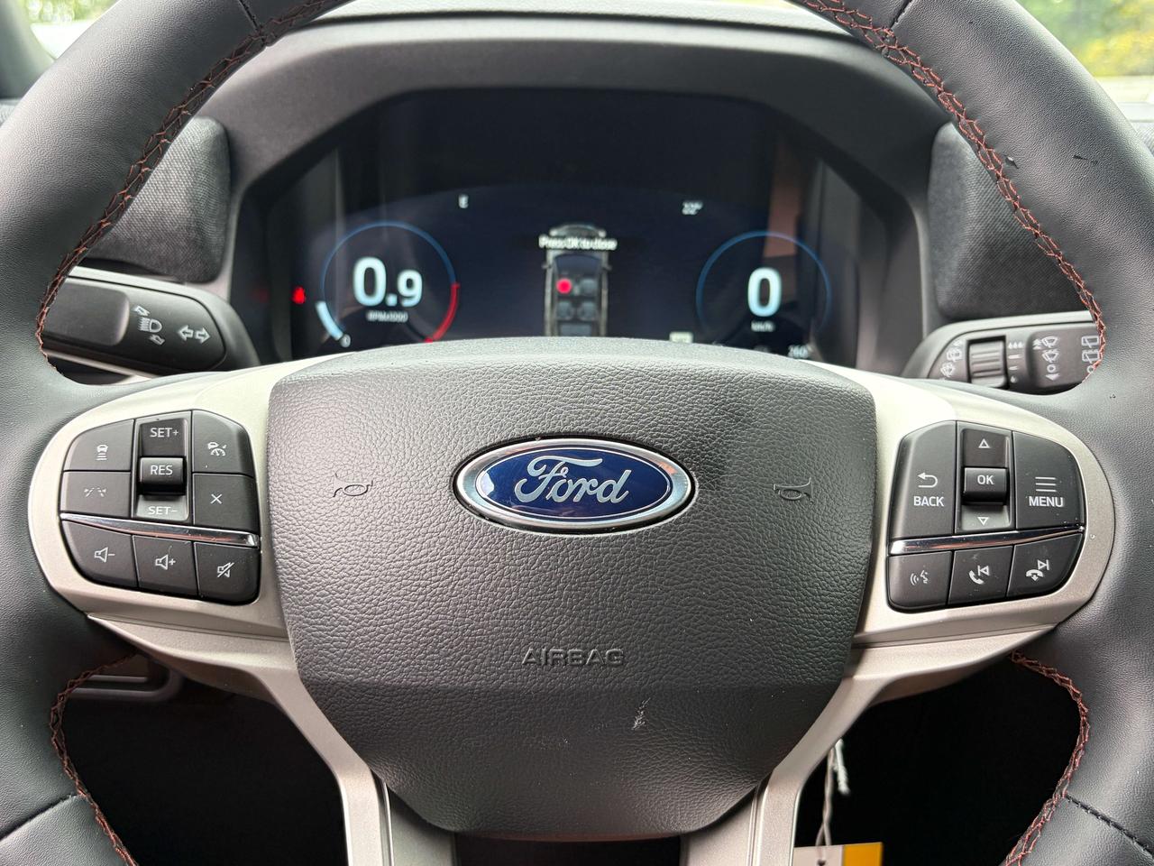 2027 Ford Explorer Active w/200A Pkg Photo