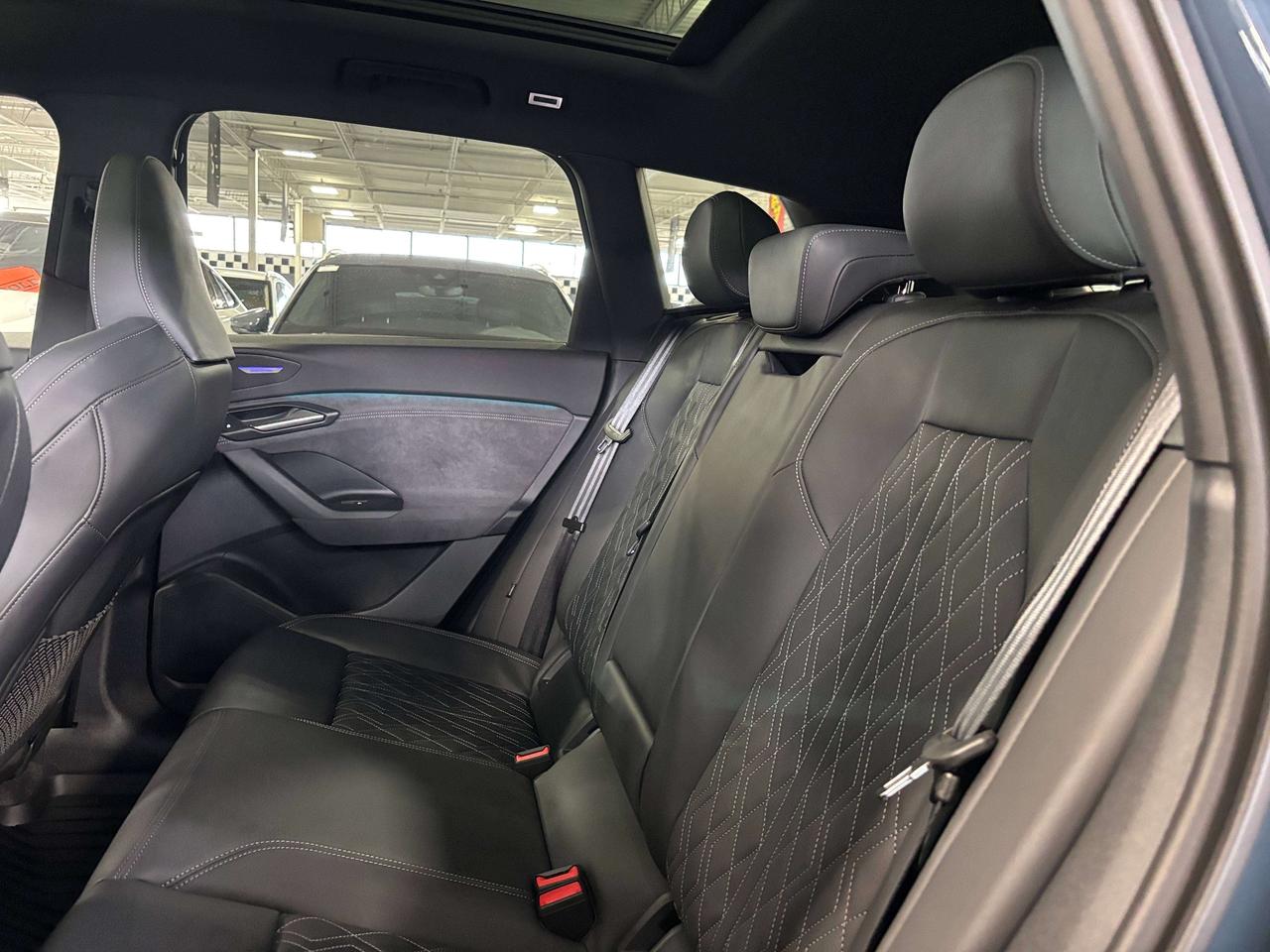 2027 Audi SQ6 e-tron Technik|QUATTRO|NOLUXTAX|MASSAGE|PASSENGERDISPLAY| Photo