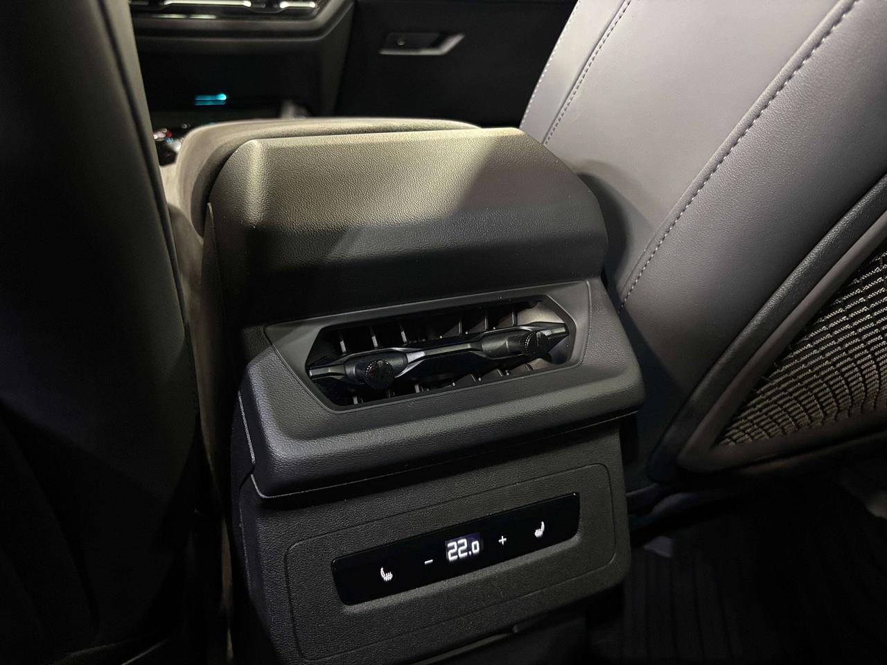 2027 Audi SQ6 e-tron Technik|QUATTRO|NOLUXTAX|MASSAGE|PASSENGERDISPLAY| Photo