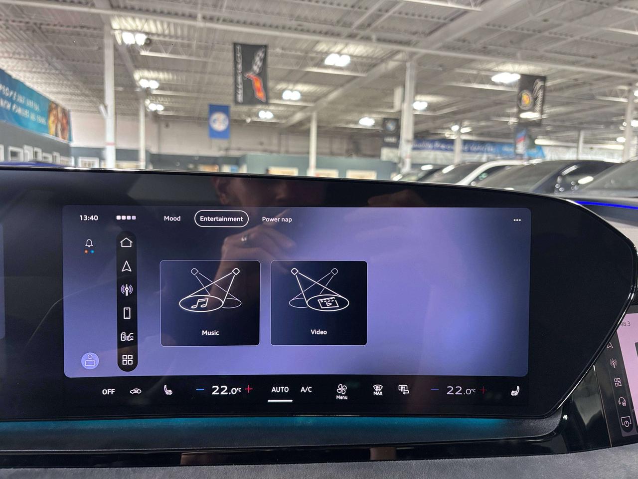 2027 Audi SQ6 e-tron Technik|QUATTRO|NOLUXTAX|MASSAGE|PASSENGERDISPLAY| Photo
