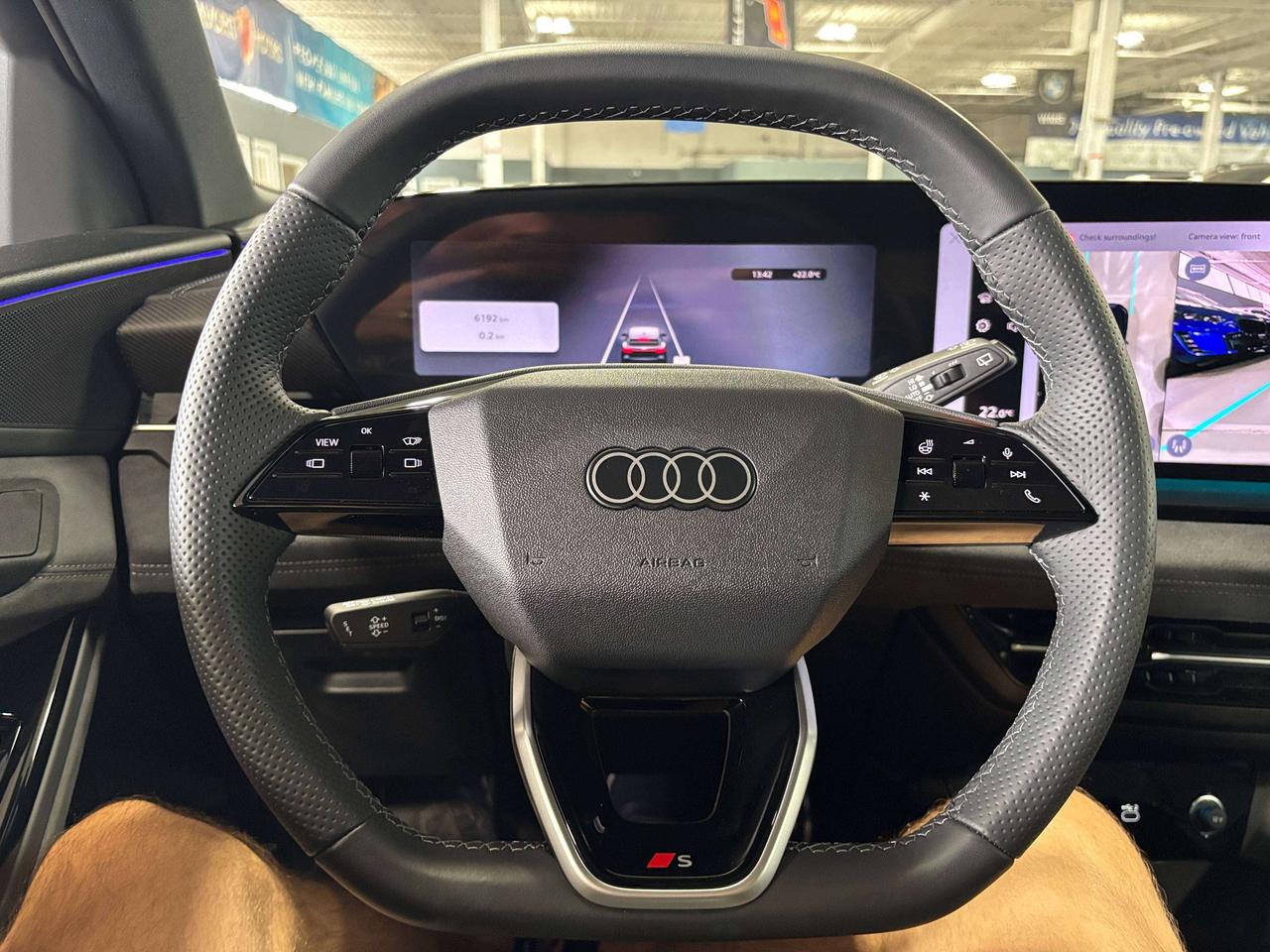 2027 Audi SQ6 e-tron Technik|QUATTRO|NOLUXTAX|MASSAGE|PASSENGERDISPLAY| Photo