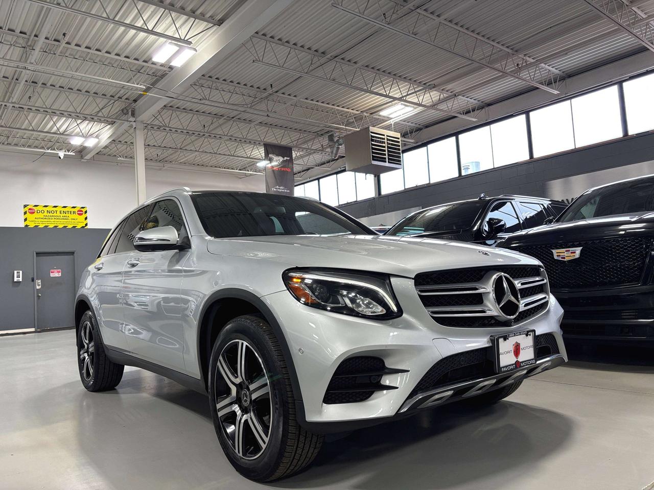 2019 Mercedes-Benz GLC GLC300|4MATIC|NAV|BLACKWOOD|DUALROOF|LED|LEATHER|+ Photo