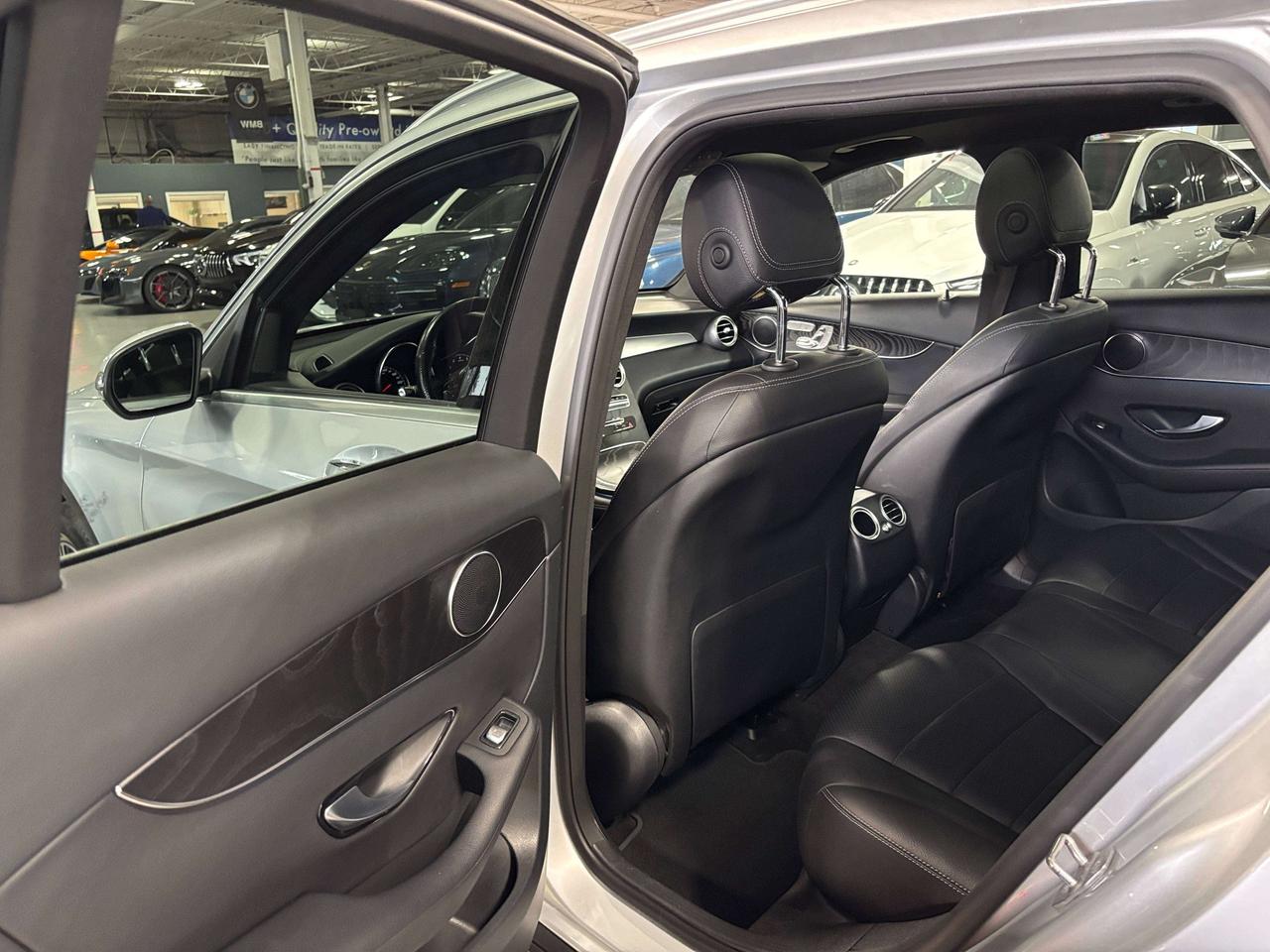 2019 Mercedes-Benz GLC GLC300|4MATIC|NAV|BLACKWOOD|DUALROOF|LED|LEATHER|+ Photo