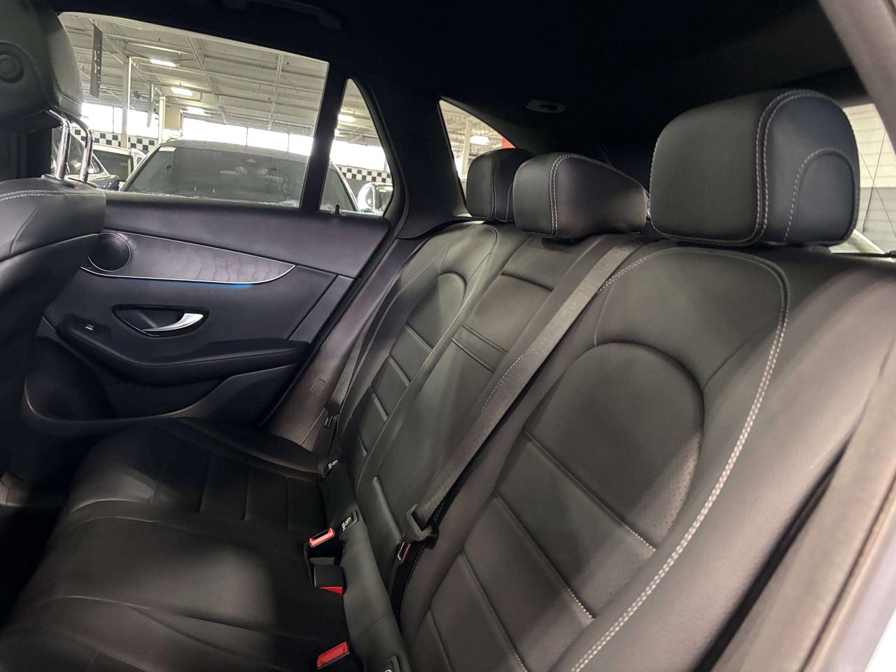 2019 Mercedes-Benz GLC GLC300|4MATIC|NAV|BLACKWOOD|DUALROOF|LED|LEATHER|+ Photo