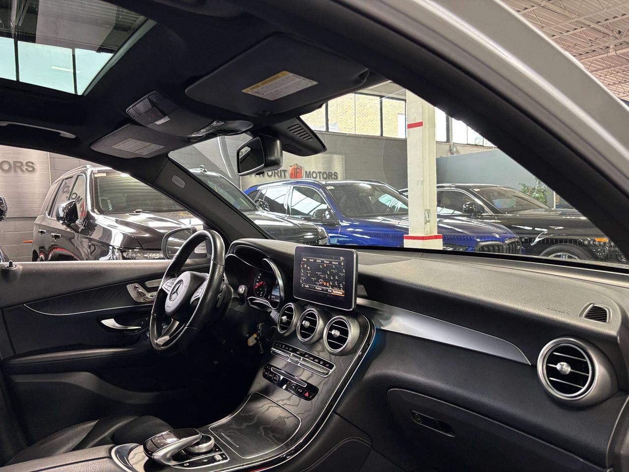 2019 Mercedes-Benz GLC GLC300|4MATIC|NAV|BLACKWOOD|DUALROOF|LED|LEATHER|+ Photo
