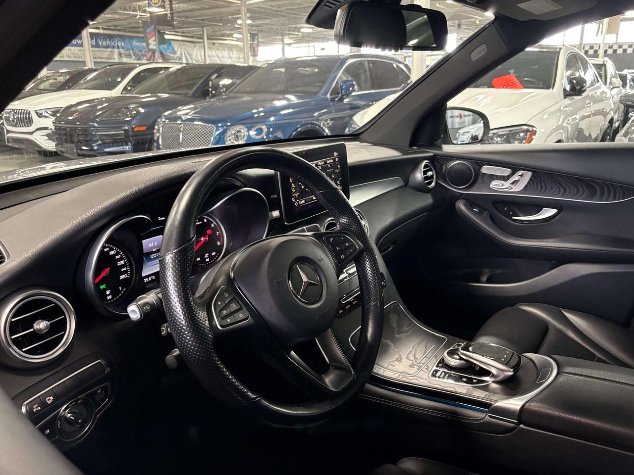 2019 Mercedes-Benz GLC GLC300|4MATIC|NAV|BLACKWOOD|DUALROOF|LED|LEATHER|+ Photo