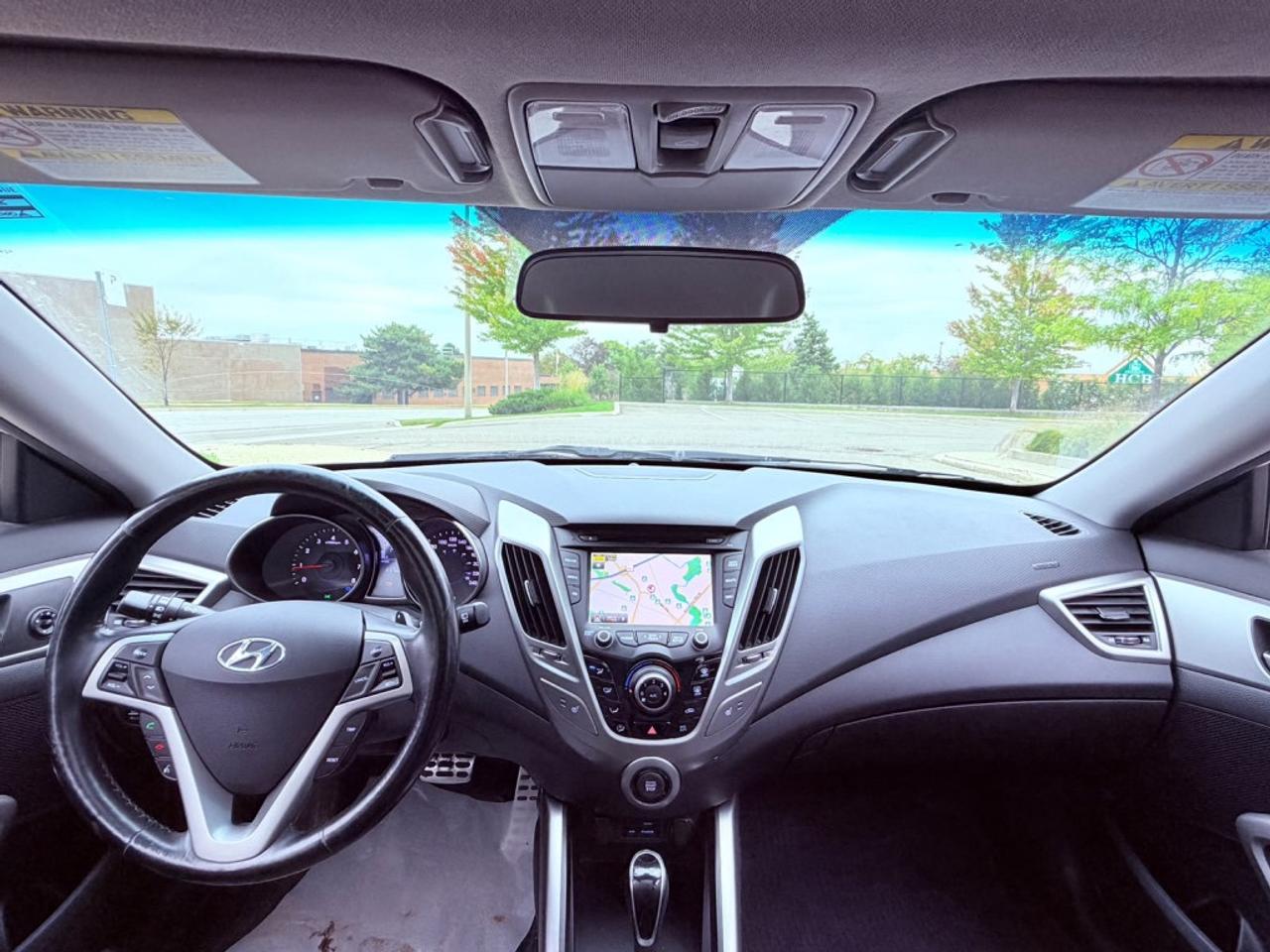 2015 Hyundai Veloster 3dr Cpe Auto w/Tech Photo