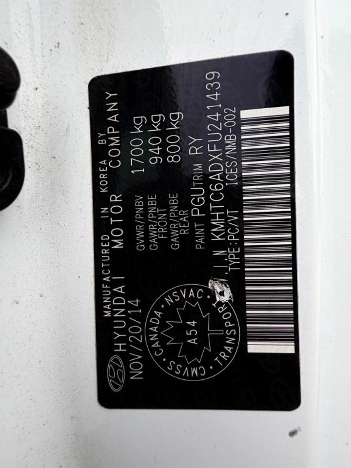 2015 Hyundai Veloster 3dr Cpe Auto w/Tech Photo