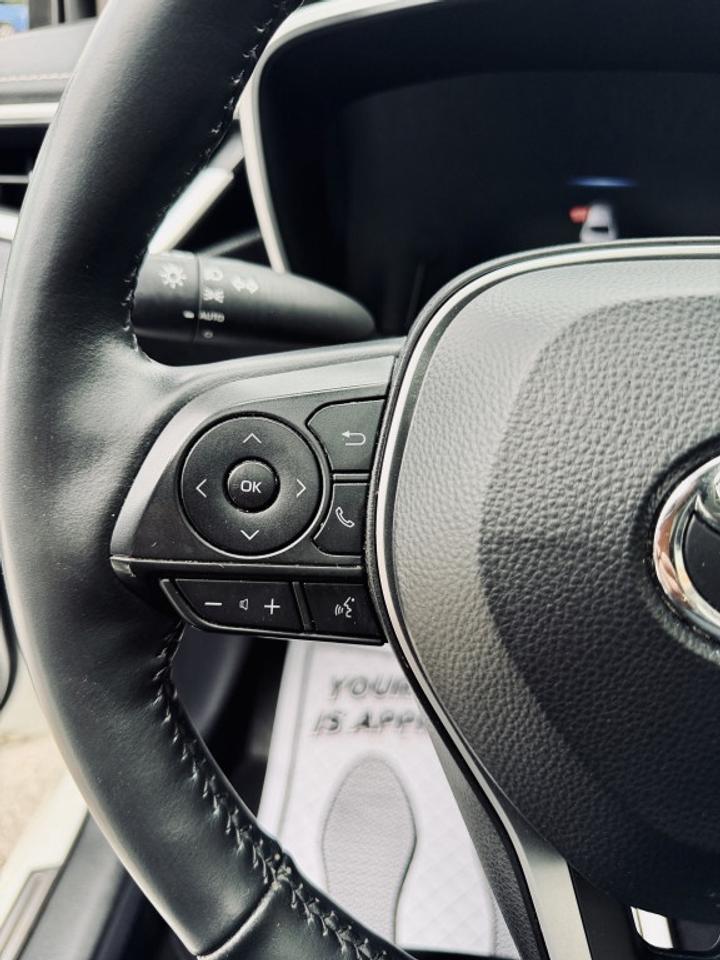 2020 Toyota Corolla XLE FWD Photo