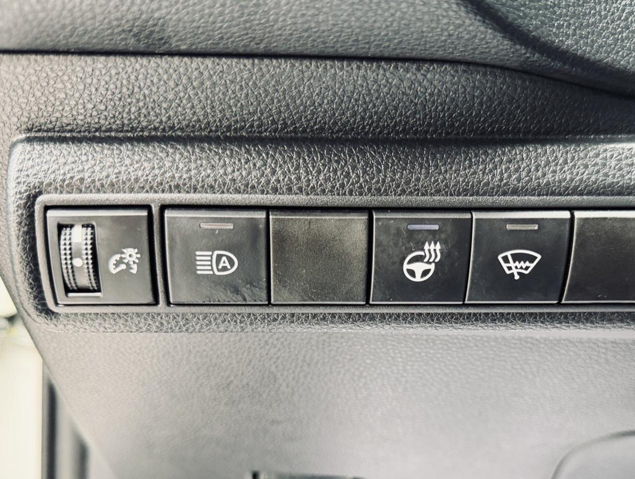 2020 Toyota Corolla XLE FWD Photo