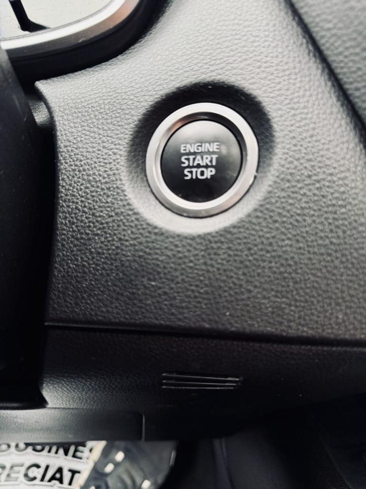 2020 Toyota Corolla XLE FWD Photo