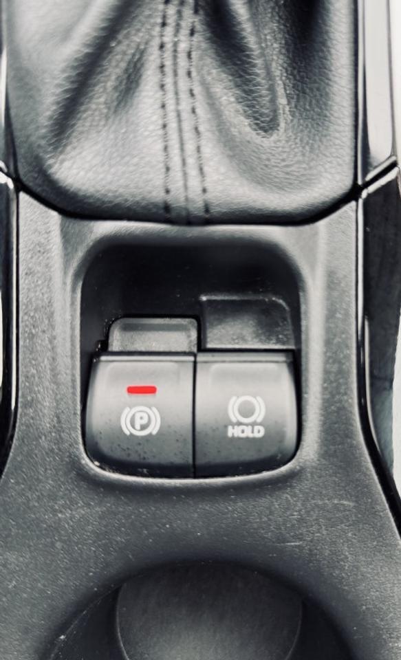 2020 Toyota Corolla XLE FWD Photo