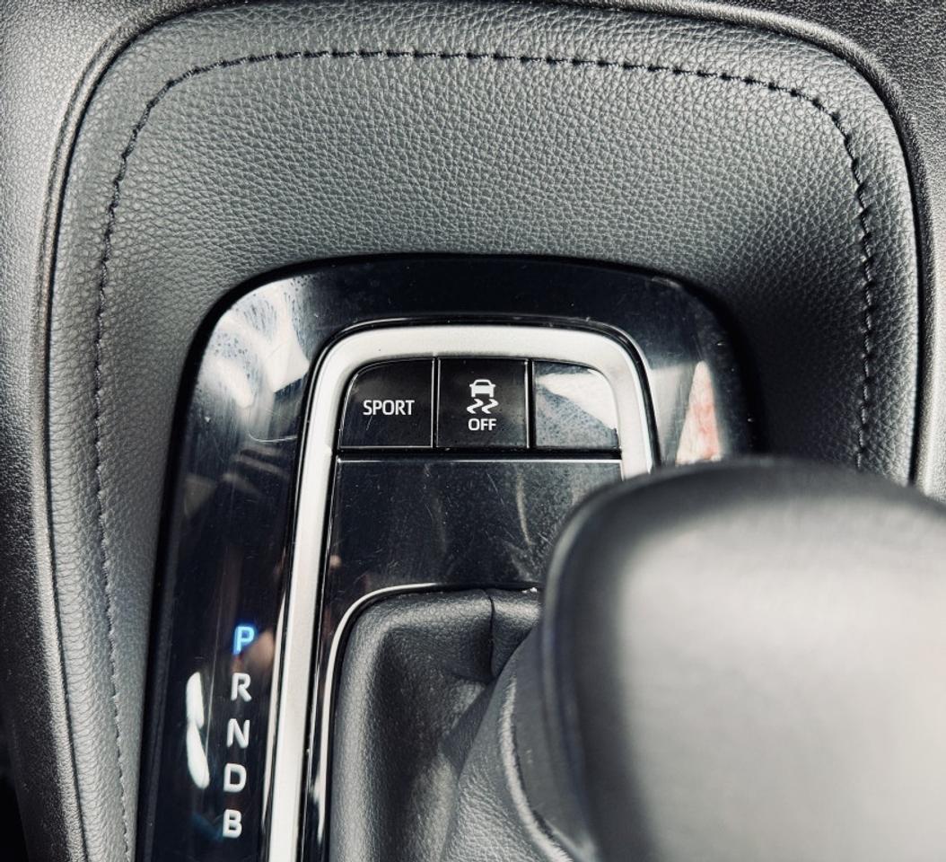 2020 Toyota Corolla XLE FWD Photo