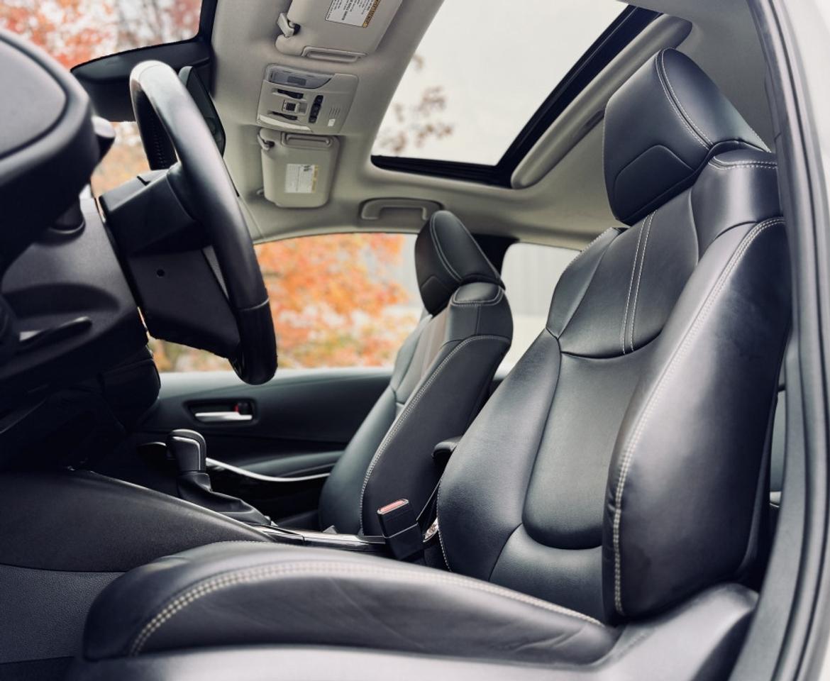 2020 Toyota Corolla XLE FWD Photo