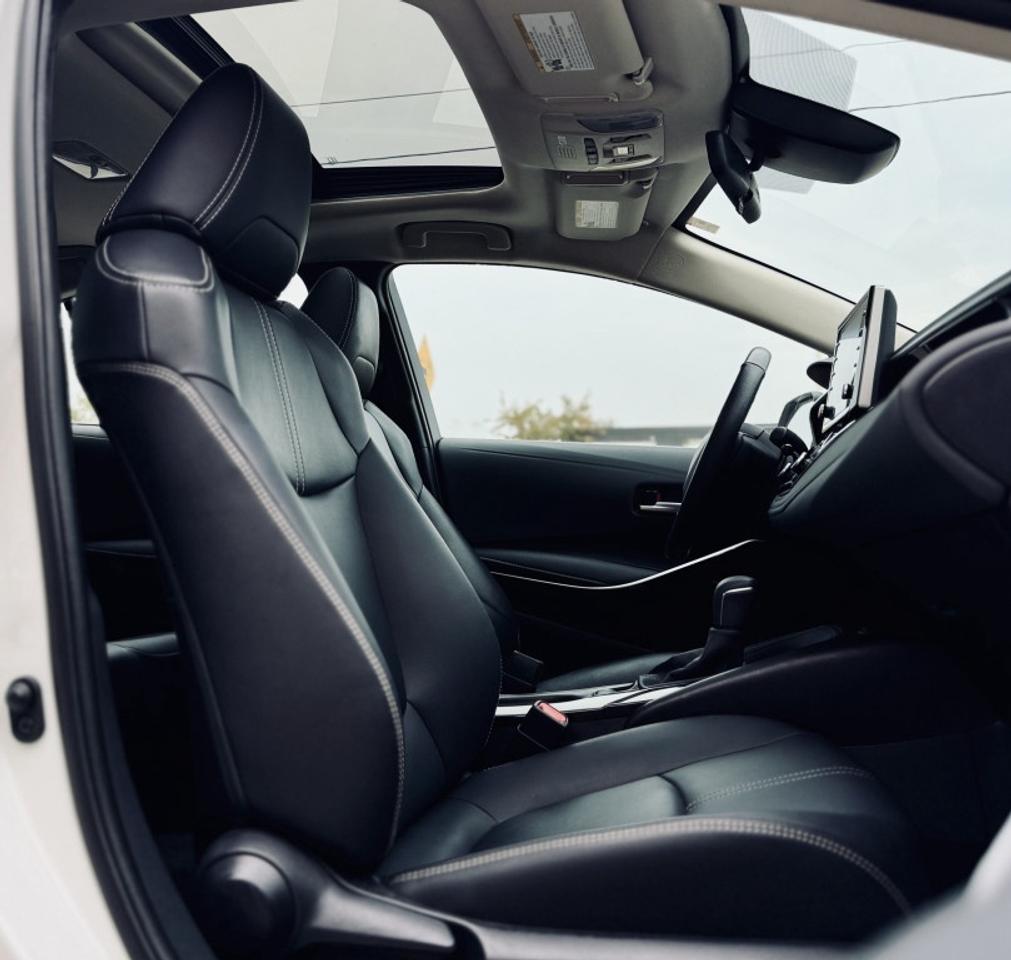 2020 Toyota Corolla XLE FWD Photo