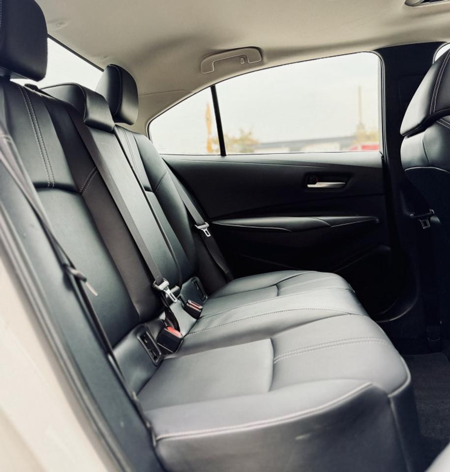 2020 Toyota Corolla XLE FWD Photo