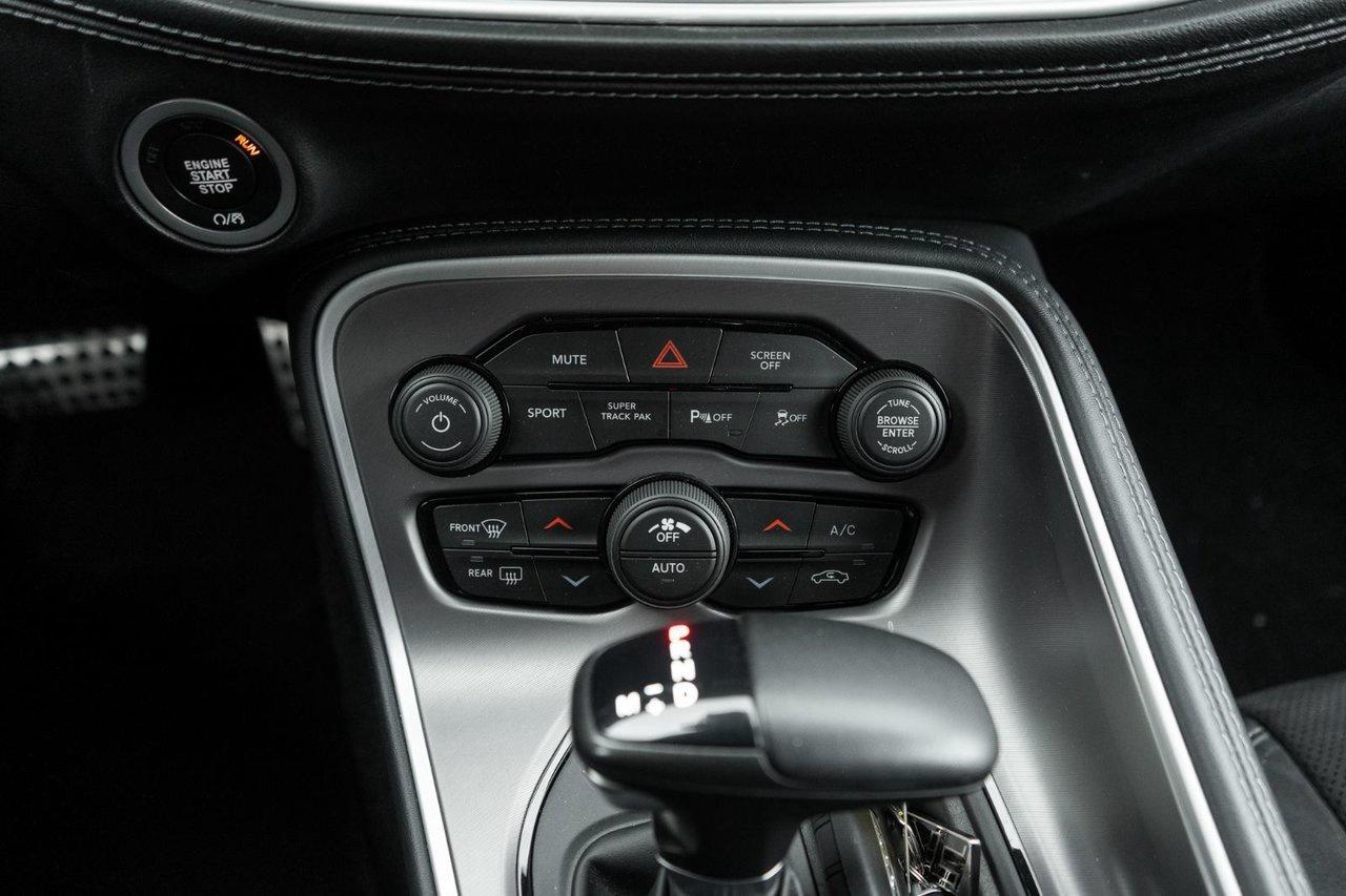 2022 Dodge Challenger GT AWD Photo